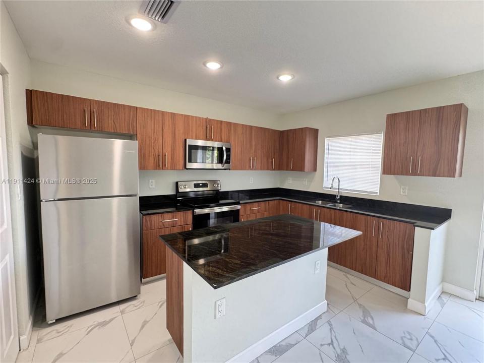 1310 NW 6th Ave E, Florida City, Florida 33034