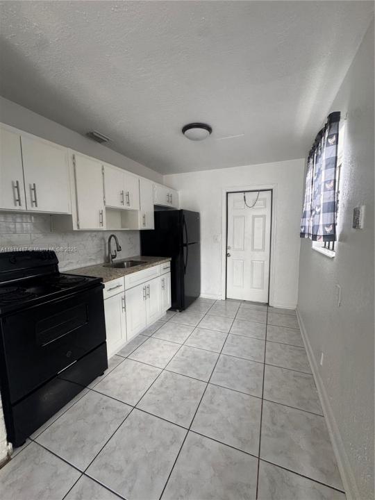 733 NW 4th St 2, Hallandale Beach, فلوريدا 33009, الولايات المتحدة