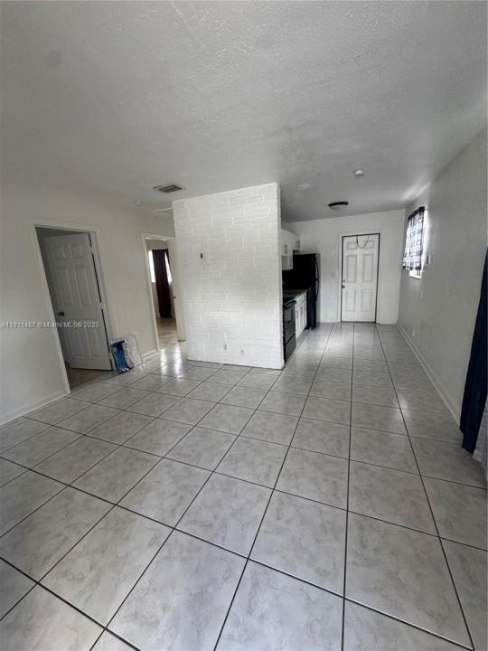 733 NW 4th St 2, Hallandale Beach, فلوريدا 33009, الولايات المتحدة