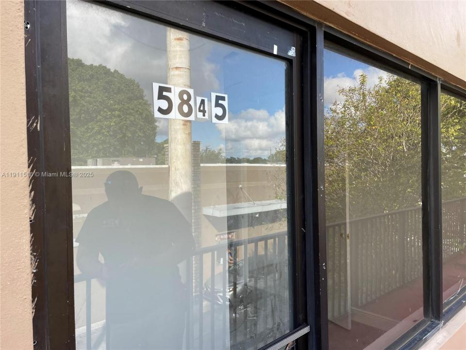 5845 Hollywood Blvd 2nd Fl, Hollywood, Flórida 33021, Estados Unidos