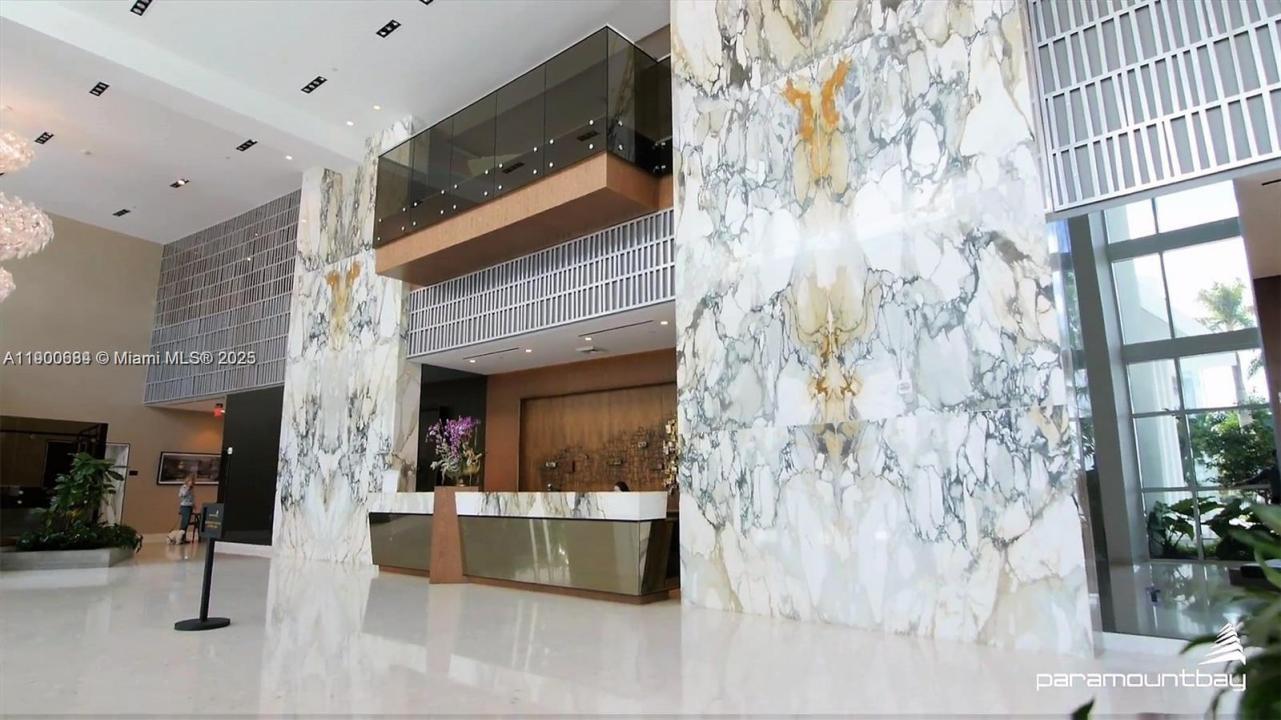 2020 N Bayshore Dr 703, Miami, フロリダ 33137, アメリカ合衆国