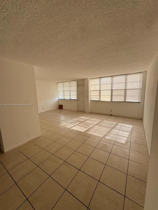 2025 NE 164th St 803, North Miami Beach, 플로리다 33162, 미국