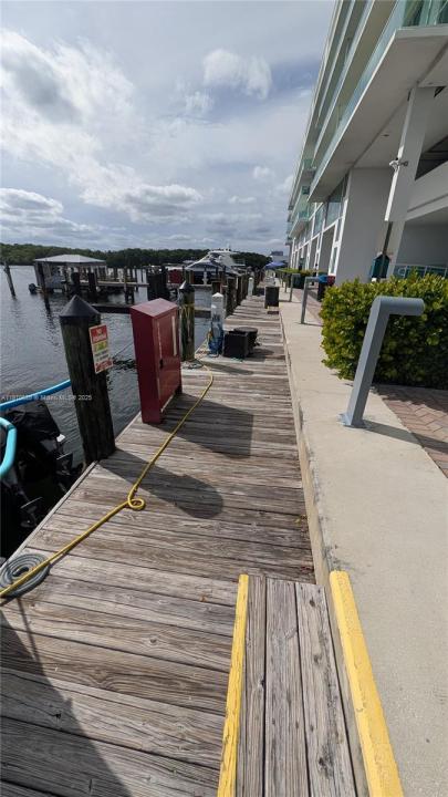 400 Sunny Isles Blvd, Sunny Isles Beach, פלורידה 33160, ארצות הברית של אמריקה