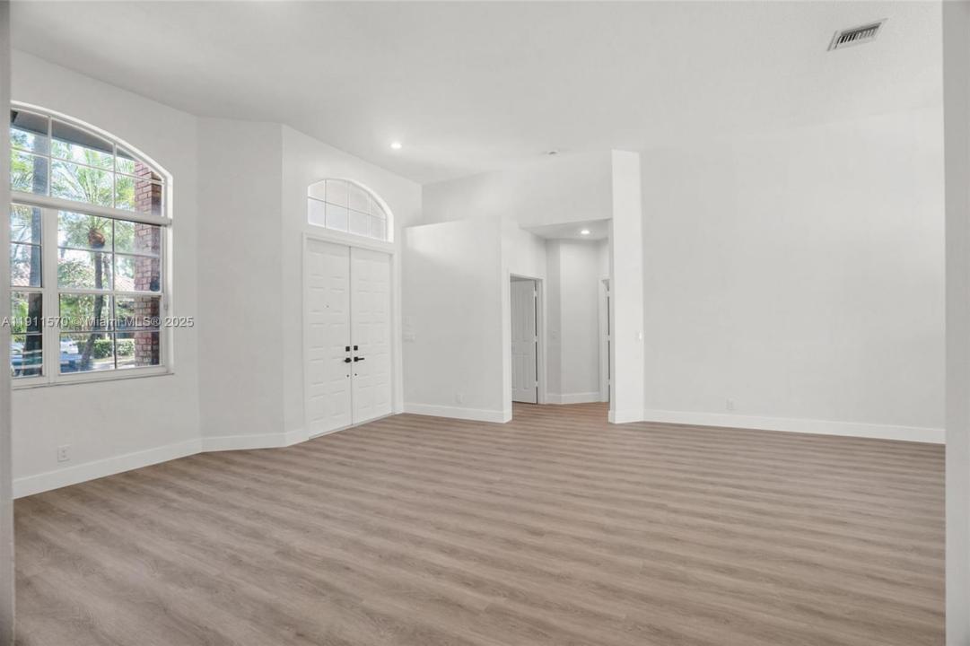 2611 Oakbrook Ln, Weston, Флорида 33332, Соединенные Штаты