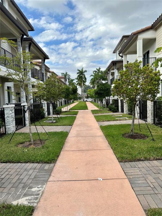 4553 NW 83rd Path 4553, Doral, Floryda 33166, USA