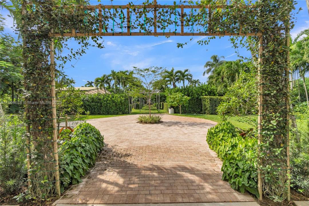 Miami, Florida 33187