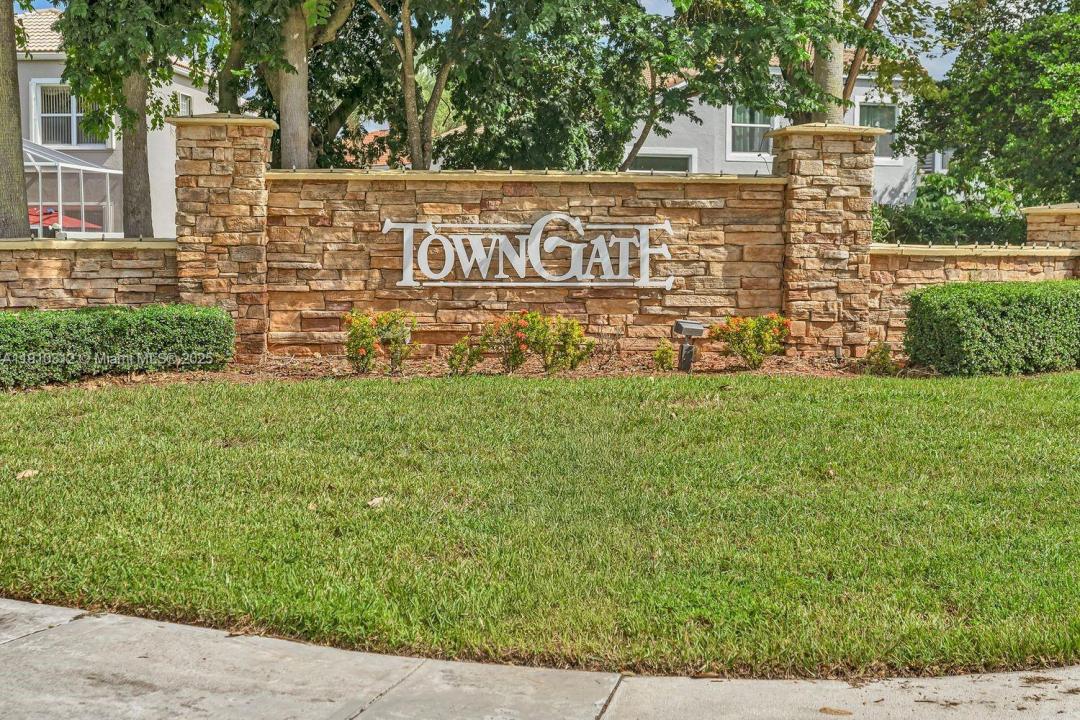 15697 NW 12th Pl, Pembroke Pines, Florida 33028