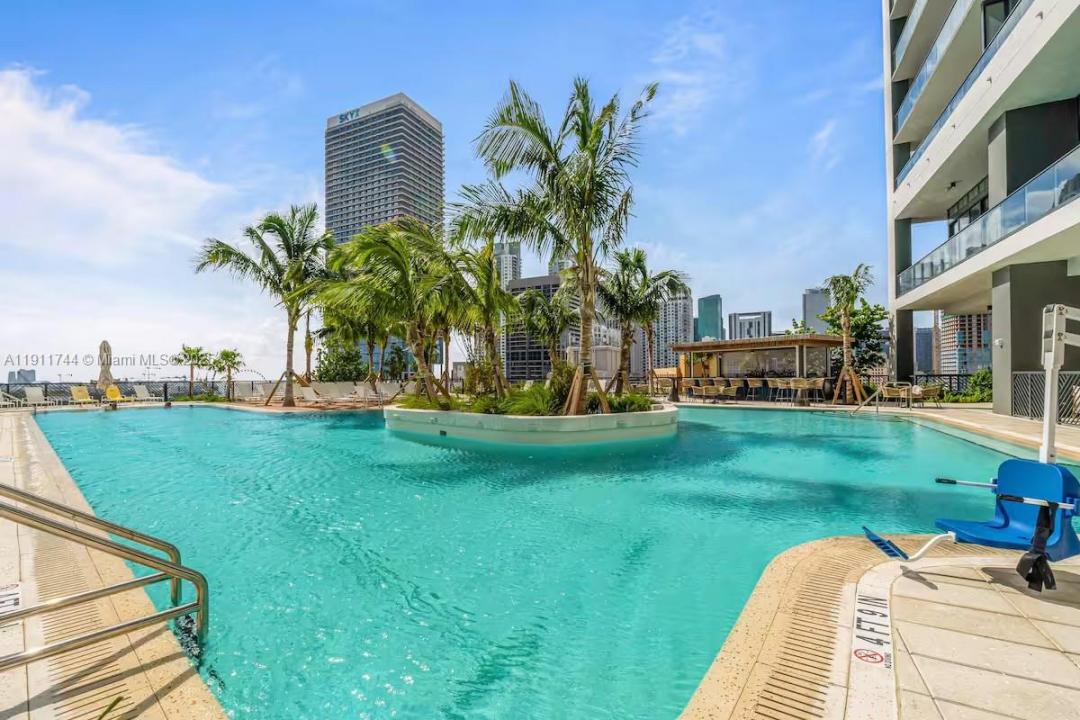601 NE 1 Ave 1906, Miami, Флорида 33137, Соединенные Штаты