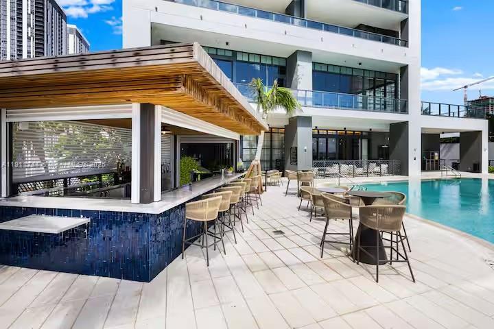 601 NE 1 Ave 1906, Miami, Флорида 33137, Соединенные Штаты