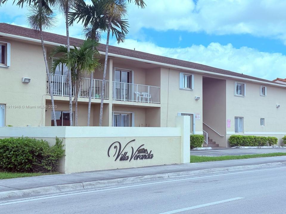 7785 W 30 CT F-202, Hialeah Gardens, Florida 33018