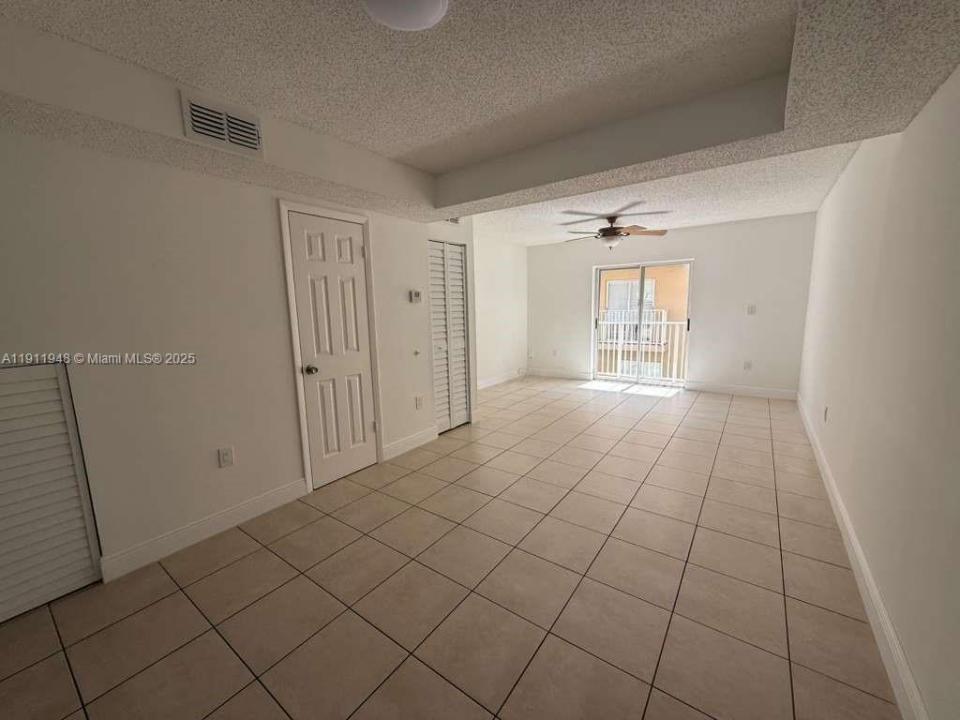 7785 W 30 CT F-202, Hialeah Gardens, Florida 33018
