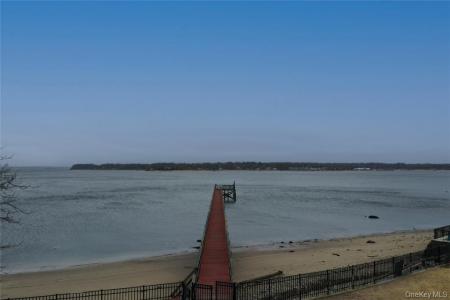 31 Harbour Road, North Hempstead, New York 11024, États-Unis