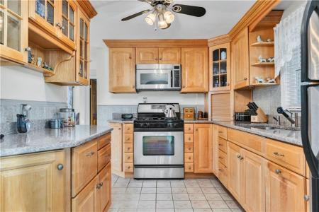 93 Grotto Avenue, Warwick, Rhode Island 02888, États-Unis