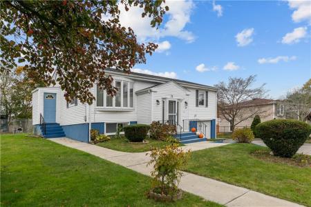 75 Montgomery Street, Tiverton, RI 02878, USA