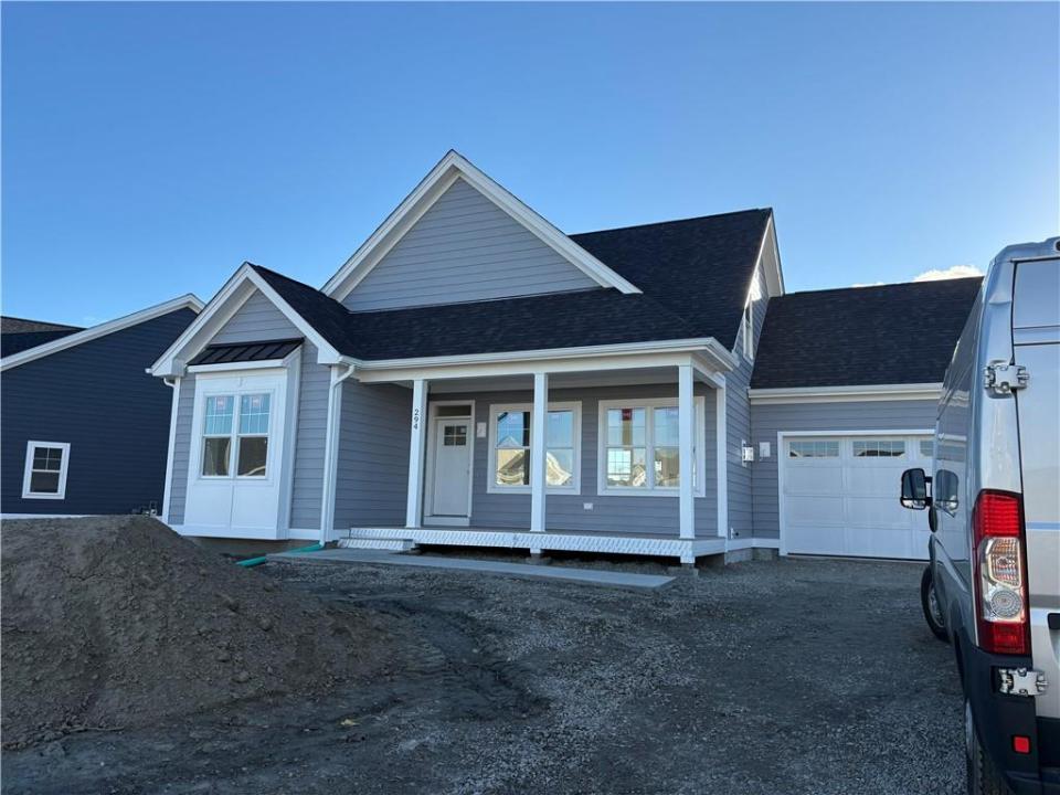 294 Freedom Trail Drive, Portsmouth, Rhode Island 02871, USA