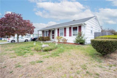 270 Woodward Avenue, East Providence, Rhode Island 02914, HOA KỲ