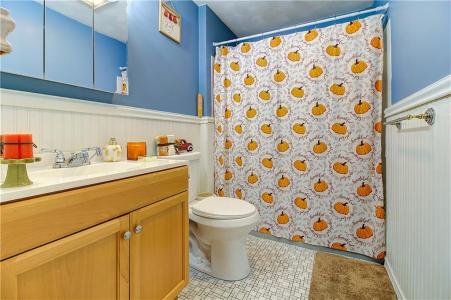 270 Woodward Avenue, East Providence, Rhode Island 02914, HOA KỲ