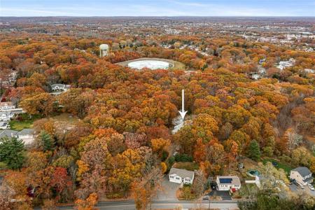 101 Cobble Hill Road, Lincoln, Rhode Island 02865, USA