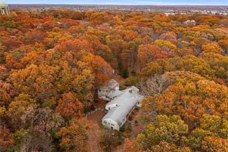 101 Cobble Hill Road, Lincoln, Rhode Island 02865, USA