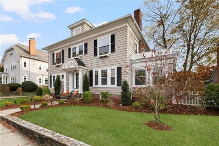 142 Ridge Street, Pawtucket, Rhode Island 02860, USA