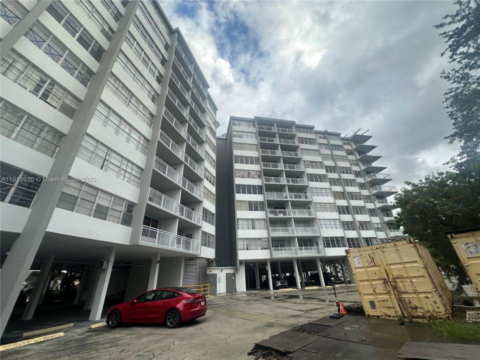 2025 NE 164th St 706, North Miami Beach, 佛罗里达州 33162, 美国