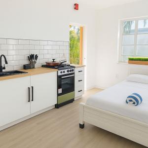 301 86th St 2, Miami Beach, Florida 33141, USA