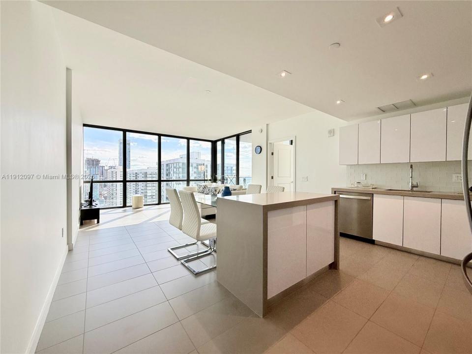 1600 NE 1st Ave 3210, Miami, Florida 33132