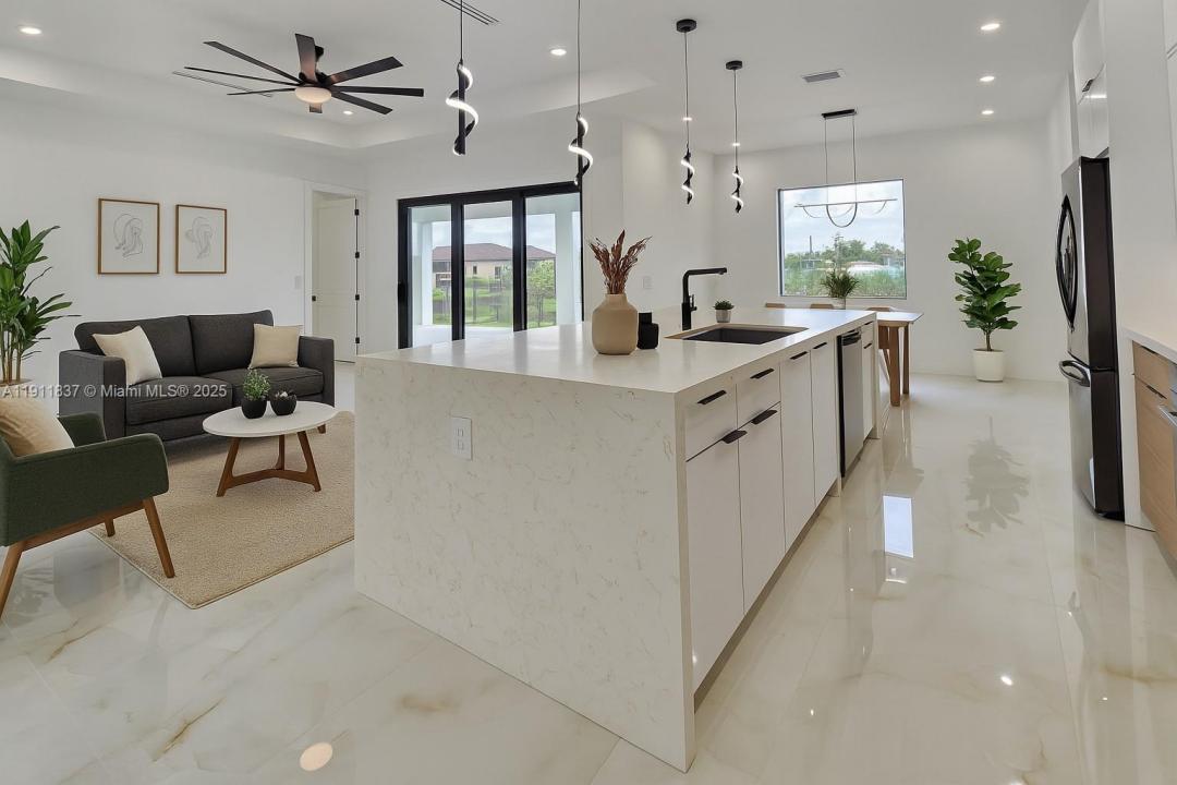 1321 NE 19TH TERRACE, Cape Coral, Florida 33909, HOA KỲ