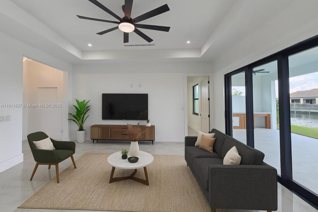 1321 NE 19TH TERRACE, Cape Coral, Florida 33909, HOA KỲ