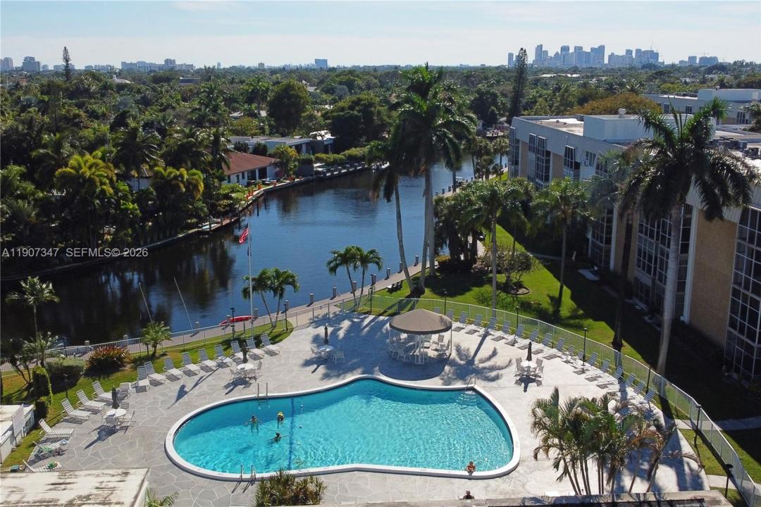 3040 NE 16th Ave 216, Oakland Park, Florida 33334, USA