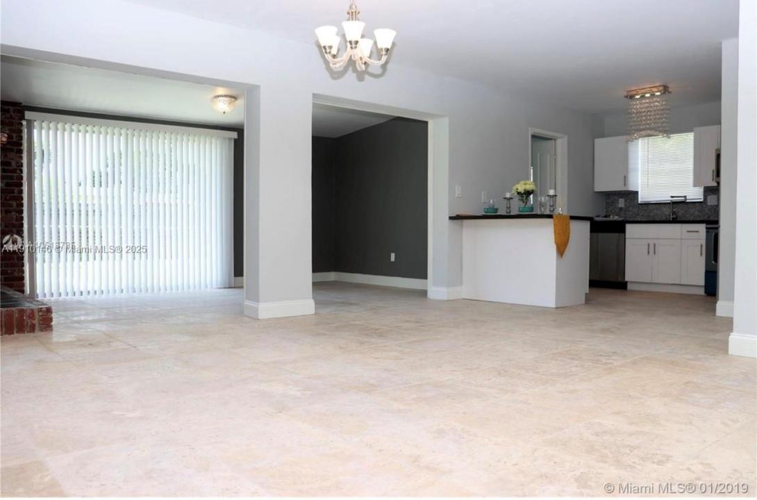 1060 NW 44, Oakland Park, Florida 33309, Stati Uniti