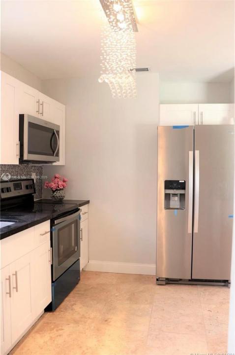 1060 NW 44, Oakland Park, Florida 33309, Stati Uniti