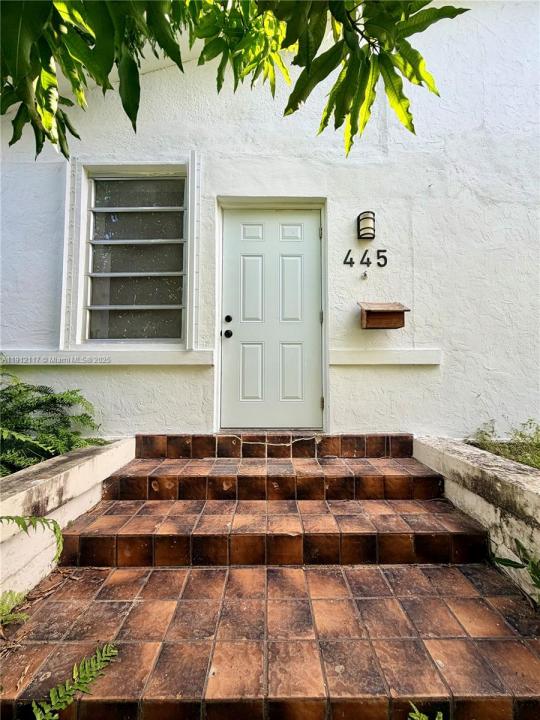 445 SW 24th Rd, Miami, Florida 33129