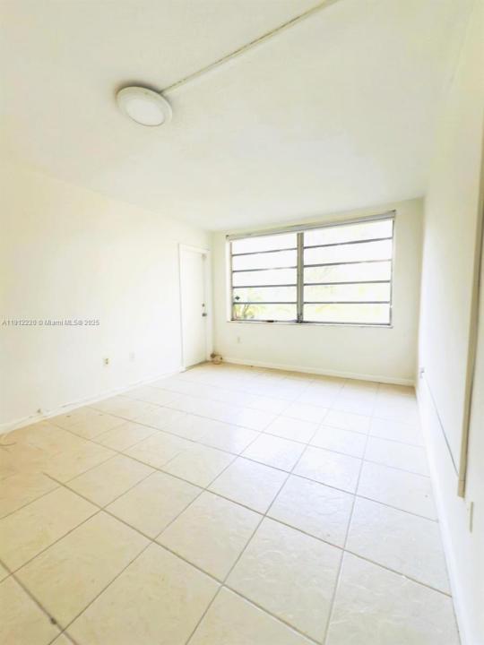 1301 NE 191st St F110, Miami, فلوريدا 33179, الولايات المتحدة