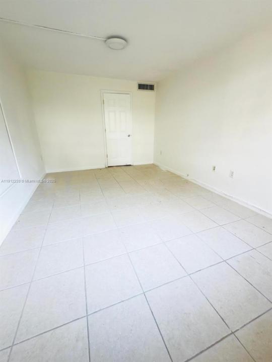 1301 NE 191st St F110, Miami, فلوريدا 33179, الولايات المتحدة