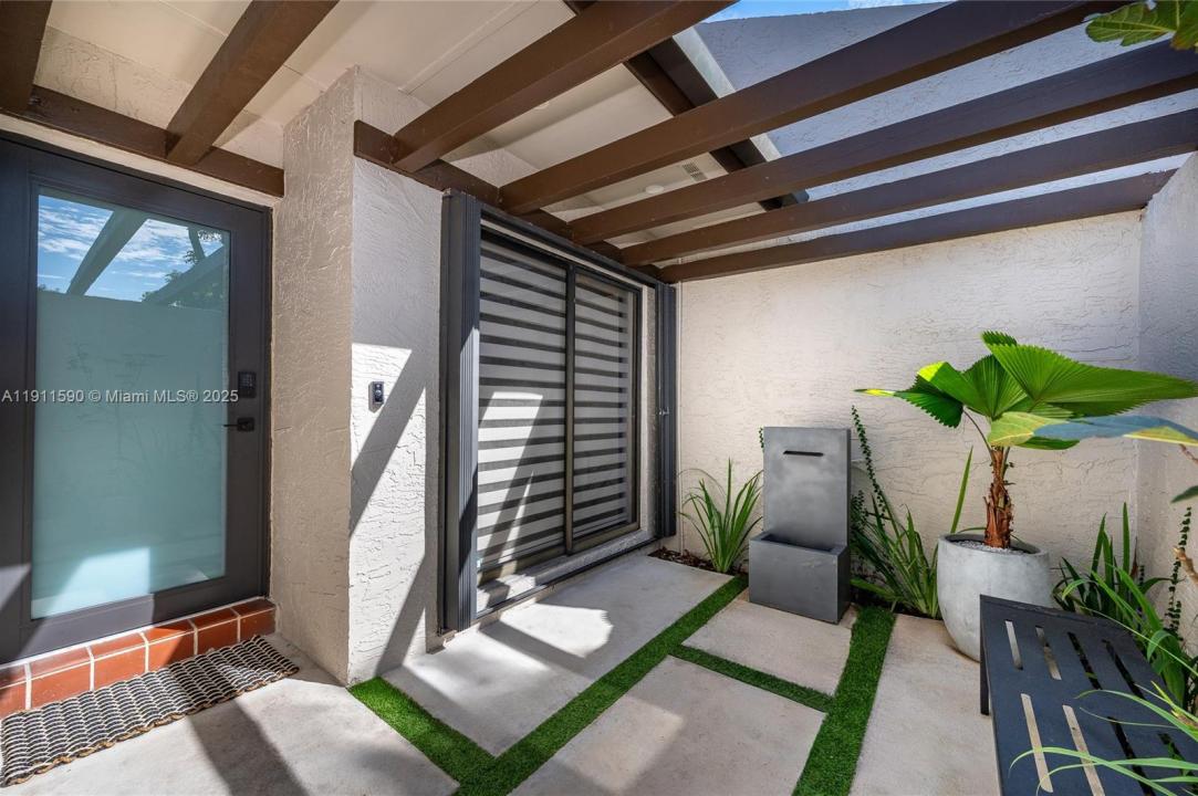 9673 NW 16th Ct, Pembroke Pines, פלורידה 33024, ארצות הברית של אמריקה