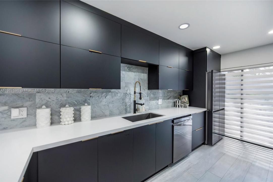 9673 NW 16th Ct, Pembroke Pines, פלורידה 33024, ארצות הברית של אמריקה