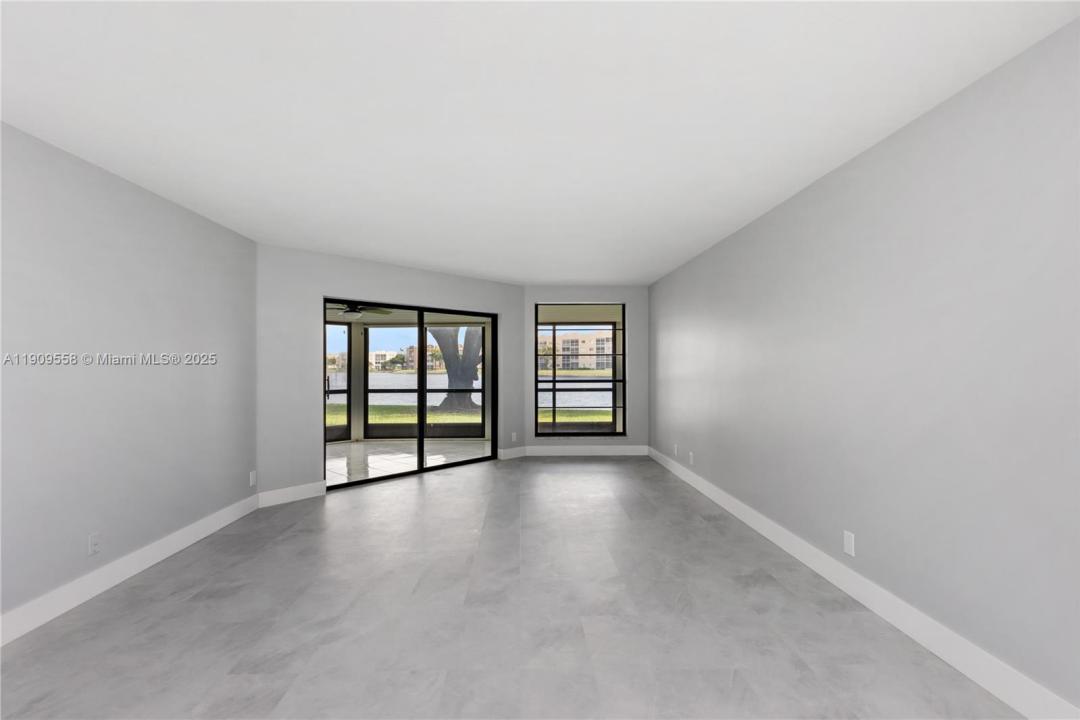 7408 Fairfax Dr 108, Tamarac, Florida 33321