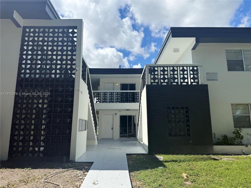 16890 NE 21st Ave 1, North Miami Beach, Floride 33162, États-Unis