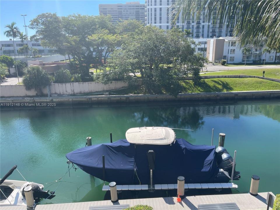 1650 NE 115th St 311, Miami, Florida 33181