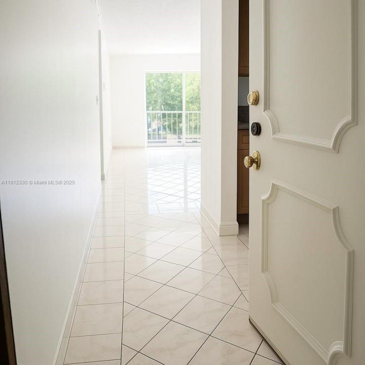 11905 NE 2nd Ave C301, North Miami, Florida 33161, HOA KỲ