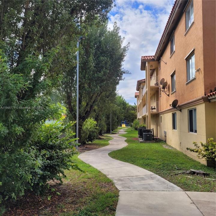17612 NW 25th Ave 103, Miami Gardens, Florida 33056, Estados Unidos