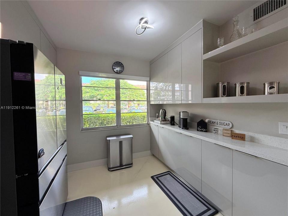 900 SW 128th Ave 105D, Pembroke Pines, Florida 33027