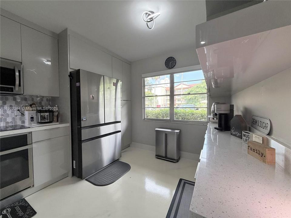 900 SW 128th Ave 105D, Pembroke Pines, Florida 33027