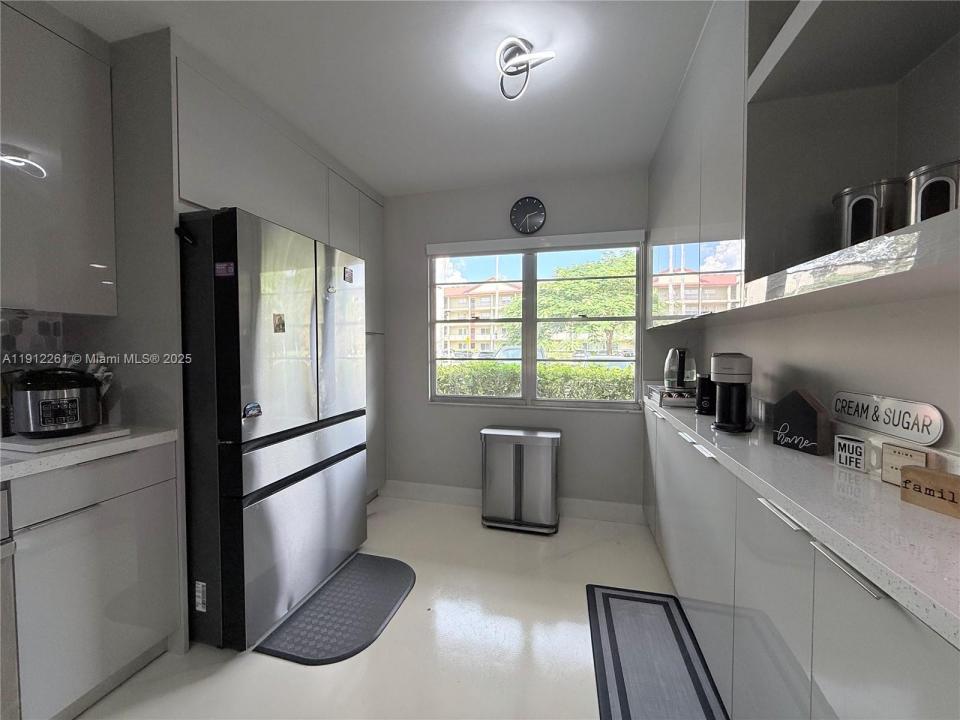 900 SW 128th Ave 105D, Pembroke Pines, Florida 33027