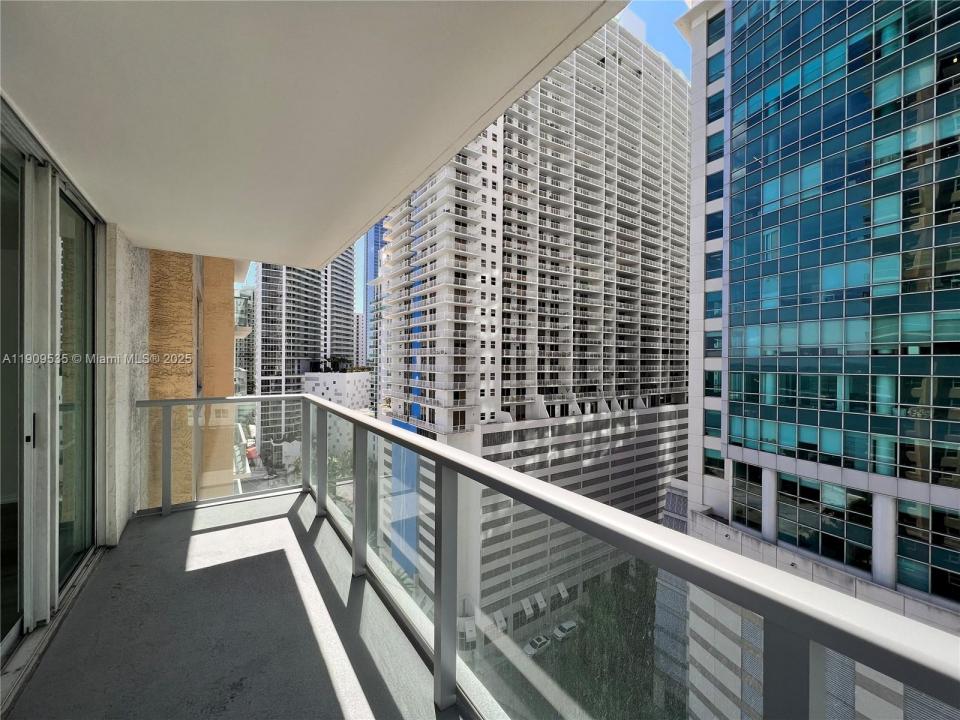 1155 BRICKELL BAY DR 1602, Miami, Florida 33131, Amerika Birleşik Devletleri