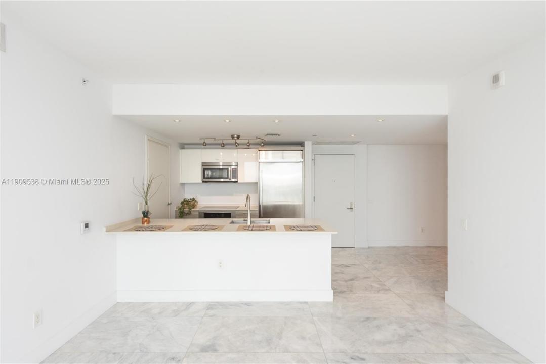 1300 Brickell Bay Dr 3203, Miami, Florida 33131, Amerika Birleşik Devletleri