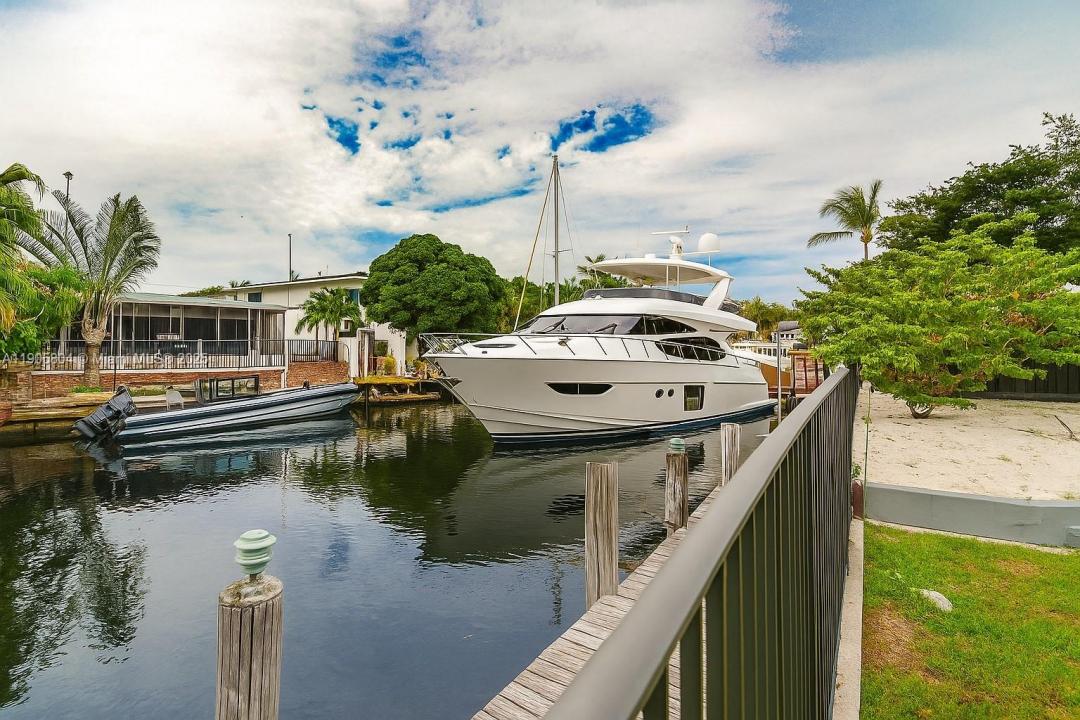 2443 tortugas lane, Lauderdale Lakes, フロリダ 33312, アメリカ合衆国