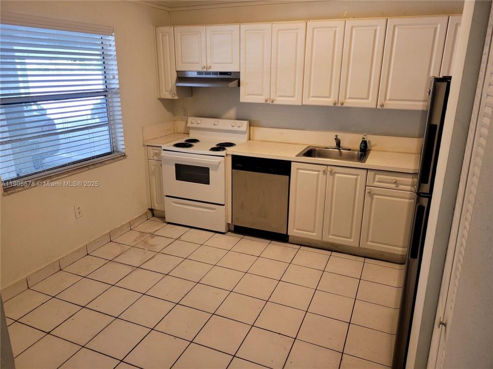 5100 SW 41st St 114, Pembroke Park, Florida 33023, Amerika Birleşik Devletleri