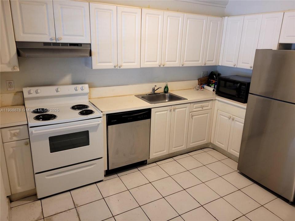 5100 SW 41st St 114, Pembroke Park, Florida 33023, Amerika Birleşik Devletleri